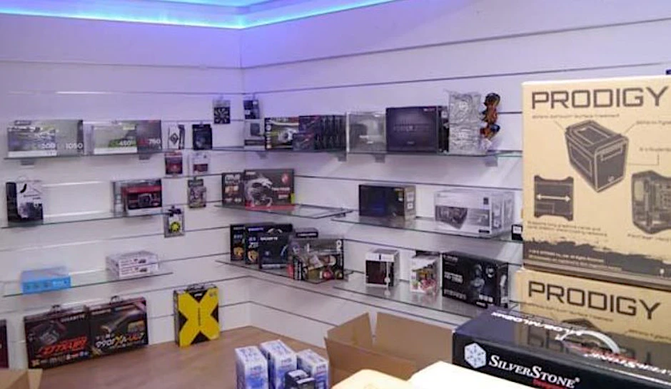 Dieses Bild vom Ladengeschäft an der Rheinstraße postete Telco-Tec im August zur Eröffnung über Twitter. „Flagshipstore“ nennt ihn Telco-Tec selbst.