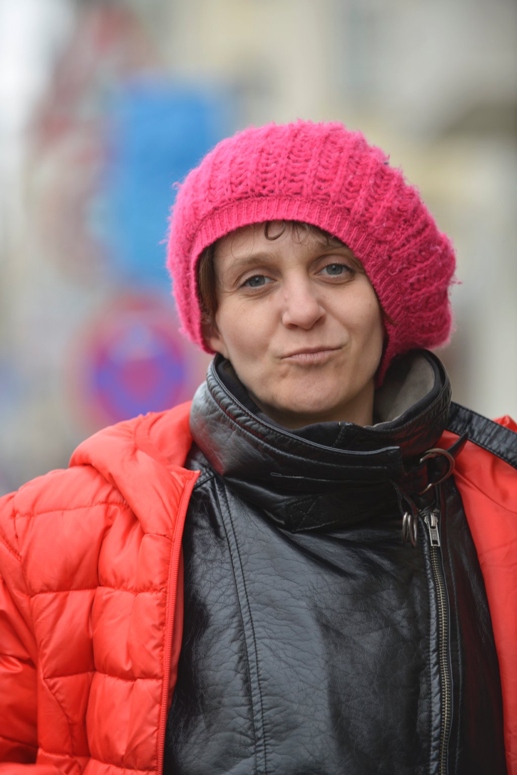 Carsharing spart Ärger: „Ich habe häufiger in der Otto-Braun-Straße zu tun und finde nie einen Parkplatz. Jetzt habe ich die Nase voll und bin mit Car-Sharing mobil“, sagt Donja Rahimzadiany (42), Künstlerin aus Weißensee . Ihr Tipp: Car-To-Go-Smarts. Die Flitzer finden Platz in der kleinsten Lücke.