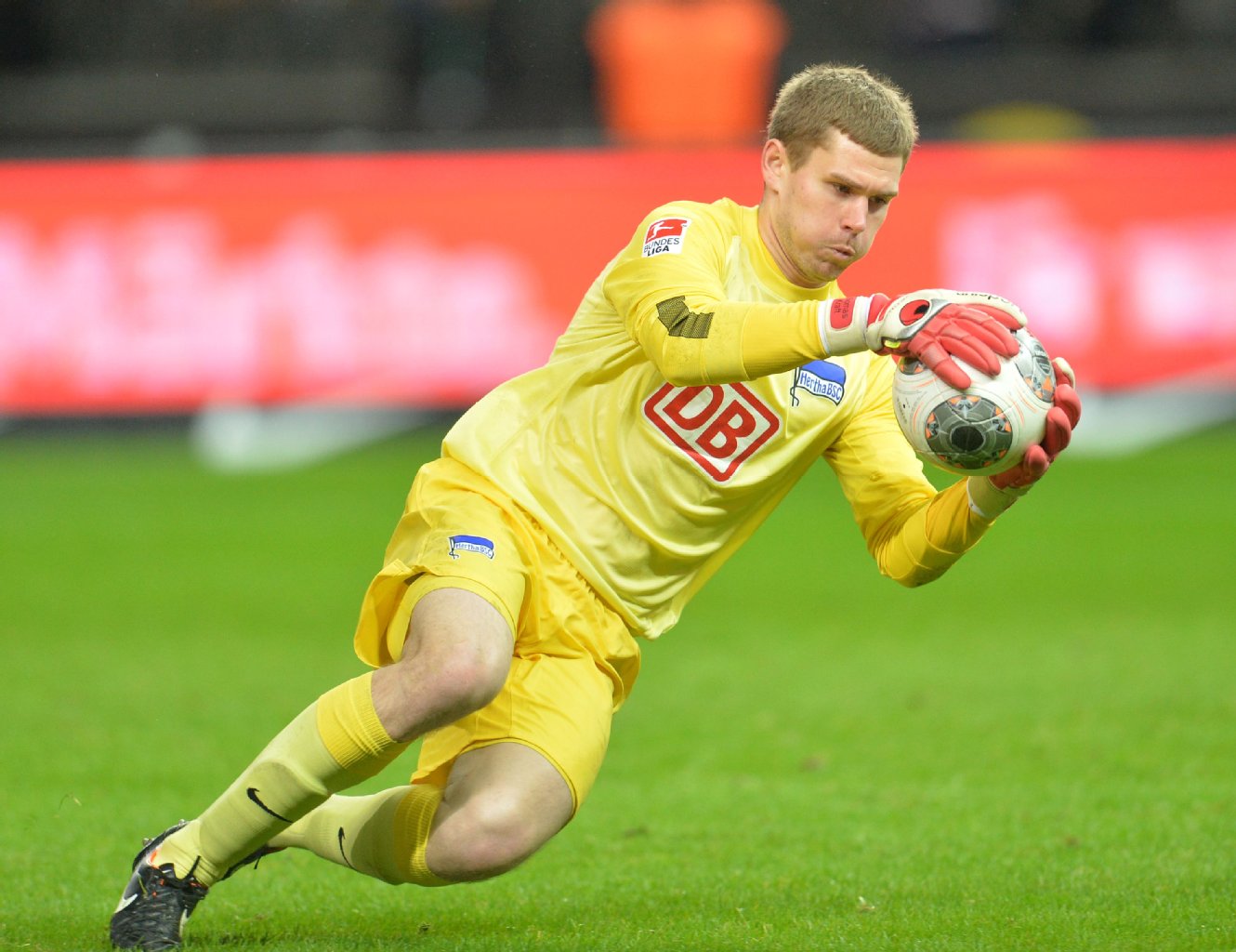 Thomas Kraft Herthas Nummer 1 ist ein Rückhalt. Mit seinen Paraden rettete er Punkte.
