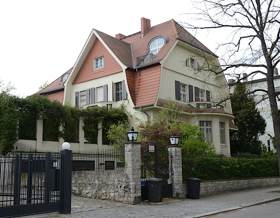 Bis zur US-Auswanderung im Sommer 2011 lebten die Guttenbergs in der Westend-Villa.