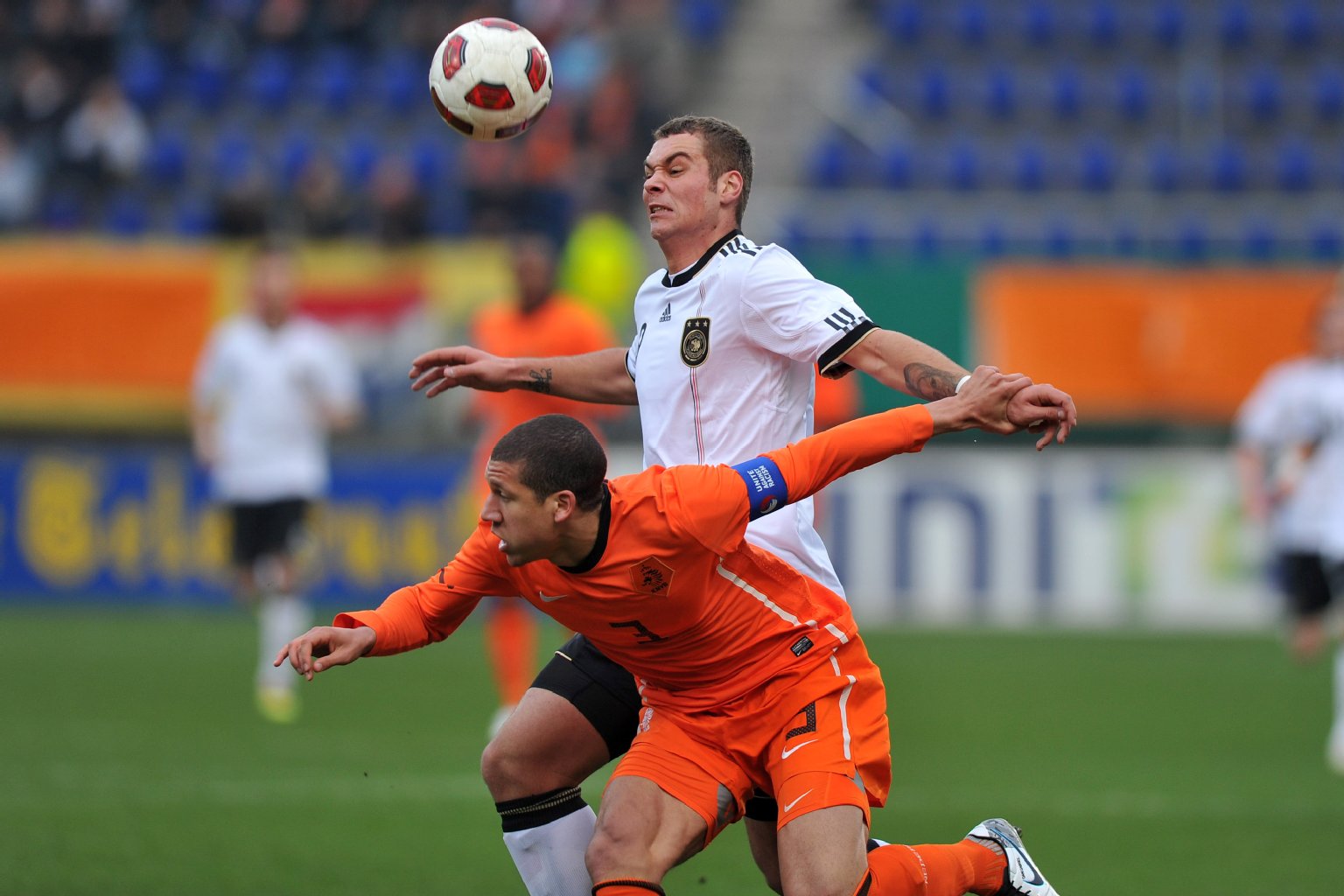 Lasoggas Leistungen blieben Beobachtern nicht verborgen: Sein erstes U-21-Nationalmannschaftsspiel bestreitet er am 25. März 2011 gegen die Niederlande - und erzielt prompt ein Tor.