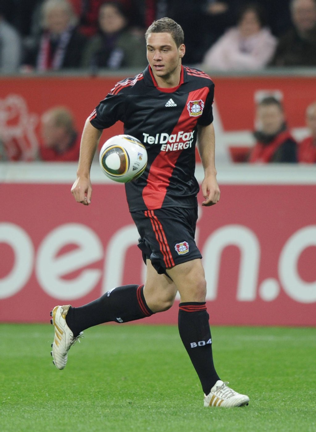 Lasogga begann das Fußballspielen mit fünf Jahren. Schon in der Jugend trat er für namhafte Mannschaften an, darunter Schalke 04, Vfl Wolfsburg und Bayer 04 Leverkusen.