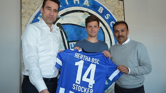 ... trägt bald das Hertha-Trikot. Sehr zur Freude von Manager Michael Preetz und Trainer Jos Luhukay..