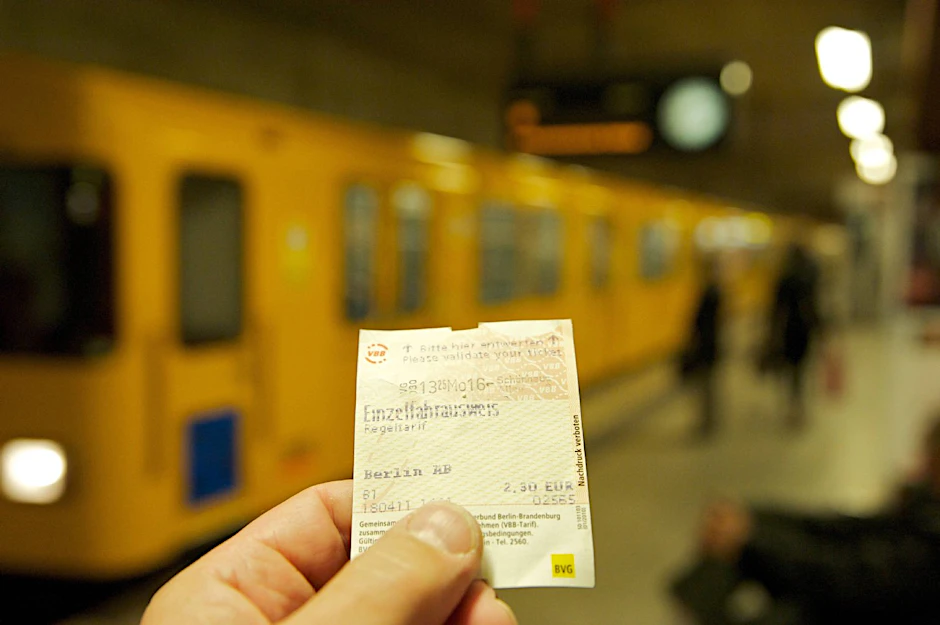 Die Ticketpreise der BVG und S-Bahn könnten Januar 2015 um drei Prozent steigen.