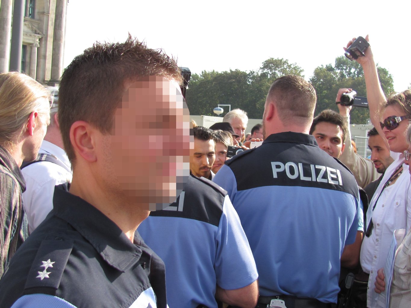 Er störte angeblich die "Religionsausübung".