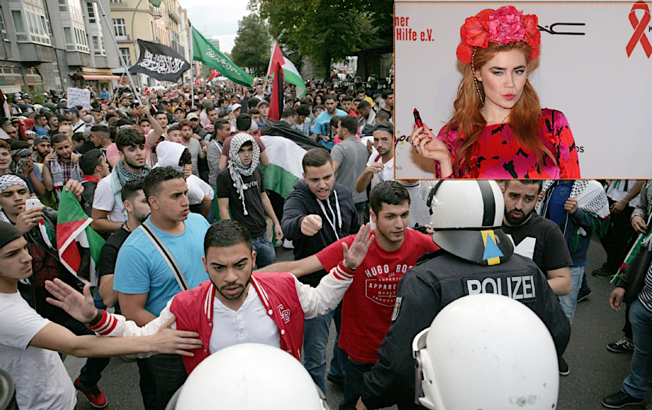 In Berlin demonstrieren Palästinenser und Sympathisanten gegen Israels Angriffe auf den Gazastreifen. Vom Konflikt betroffen ist auch Rojinskis Sendung "Offline".