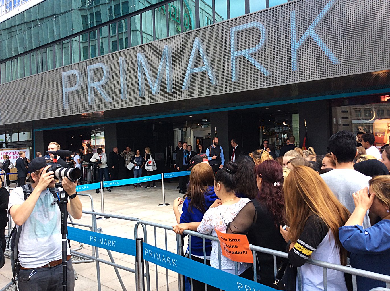 Primark aus Irland betreibt in Berlin zwei Filialen in Steglitz und am Alex.
