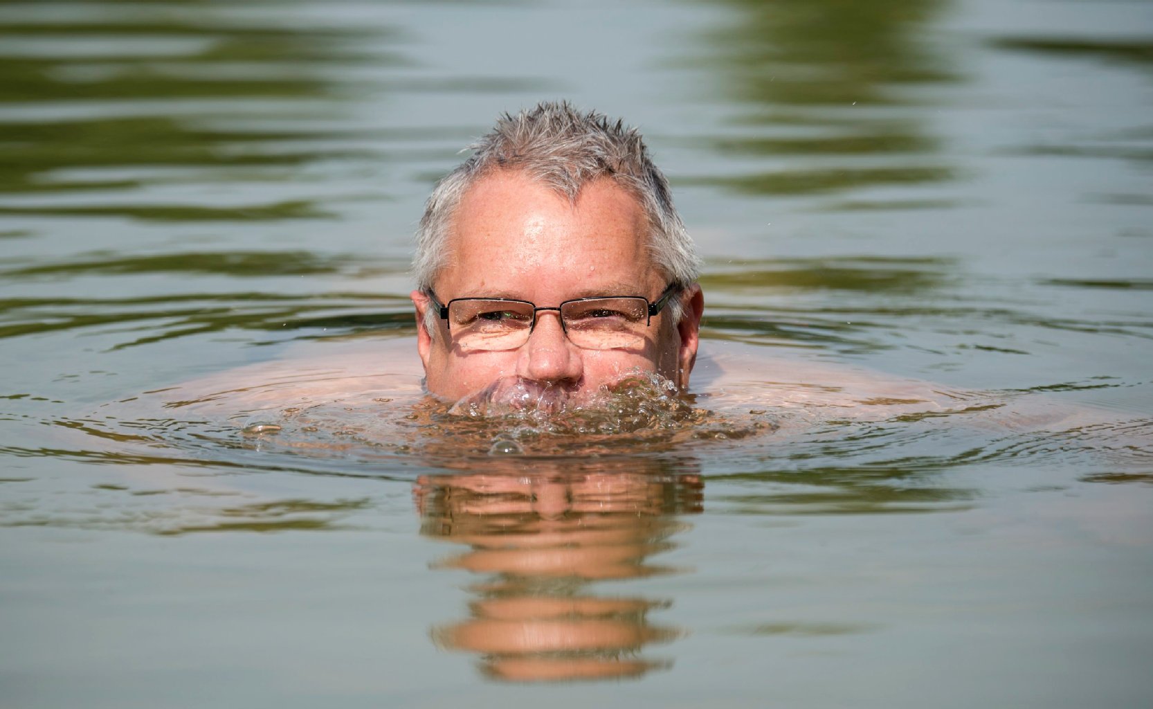 Mauritius ist Ralf Kobis zu warm. Der Weiße See nicht. Täglich schwimmt er hier seine Runden.