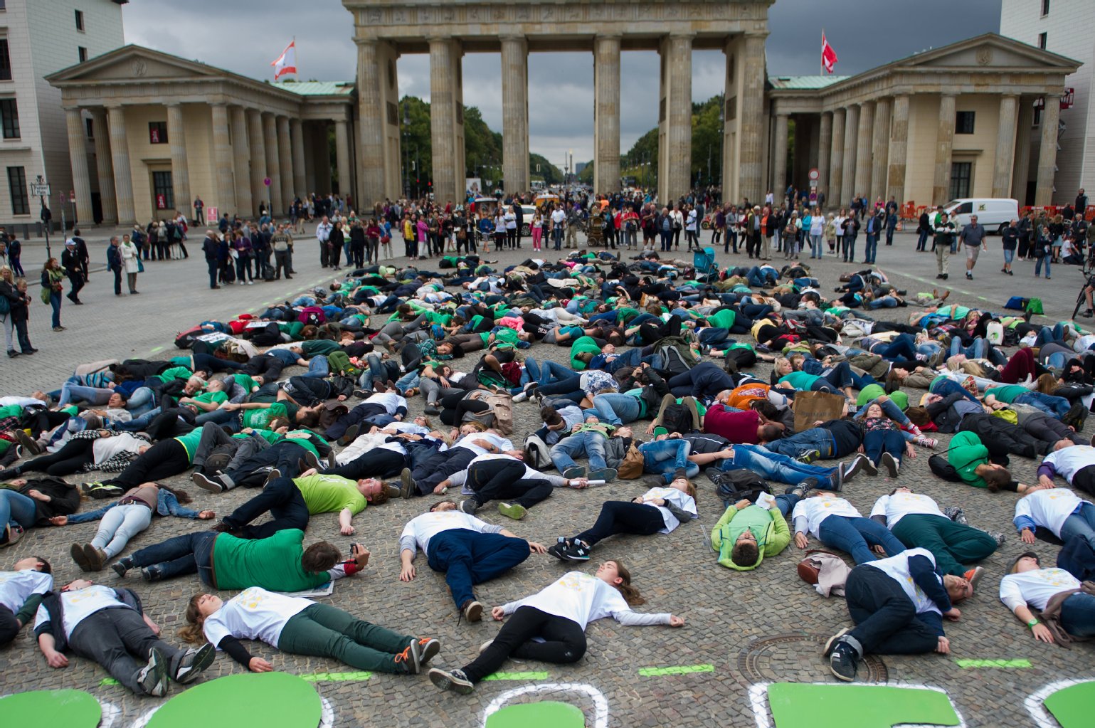 Massen-Suizid Am Brandenburger Tor