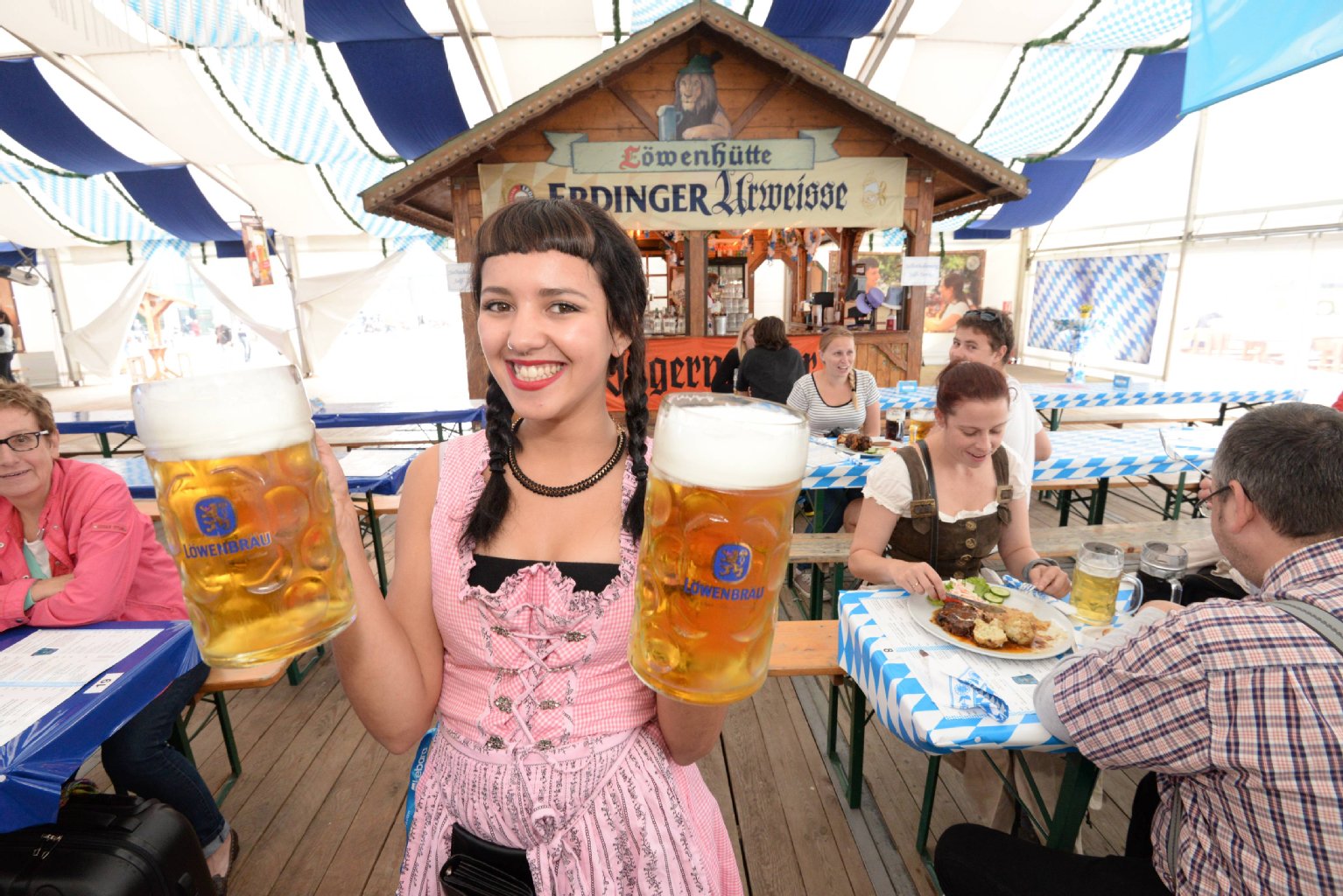 Image - Oktoberfest in Berlin:: Eins, zwei, jesoffen - Oans, zwoa, g'suffa