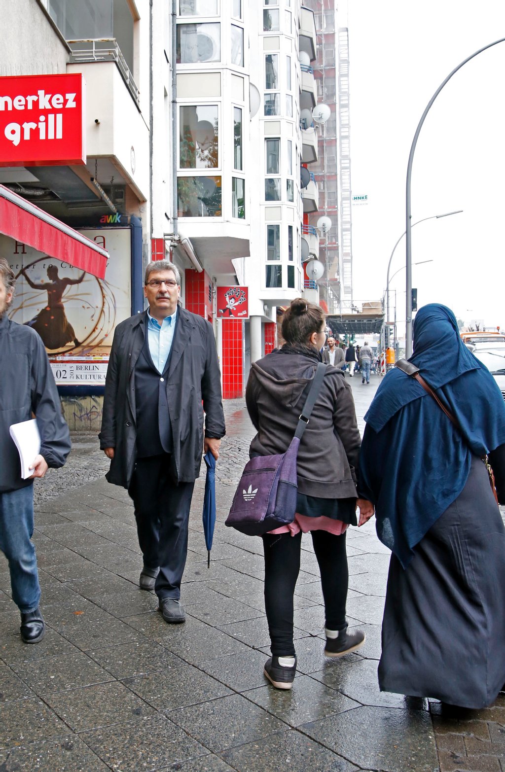 Vom Arbeiter-Kiez zum Migranten-Kiez: Wieland spricht auf der Badstraße über „Multikulti“.