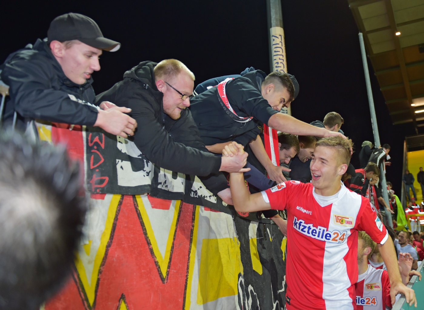 ...und der mitgereisten Fans, die sich nicht nur bei Maxi Thiel bedanken.