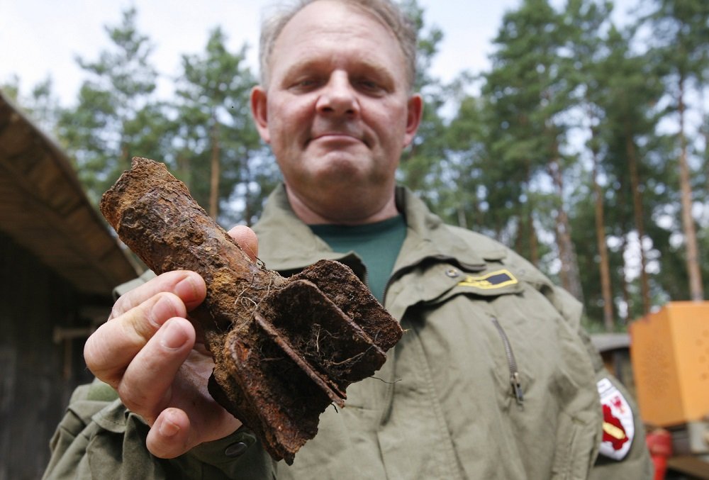 Der Rest einer Wurfgranate. Mehr als 500 Tonnen Munition wie diese werden pro Jahr immer noch in Brandenburg gefunden.