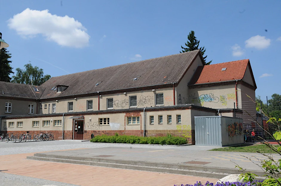Die meisten Brösel-Hallen gibt es in Marzahn-Hellersdorf, etwa an der Ulmen-Grundschule.