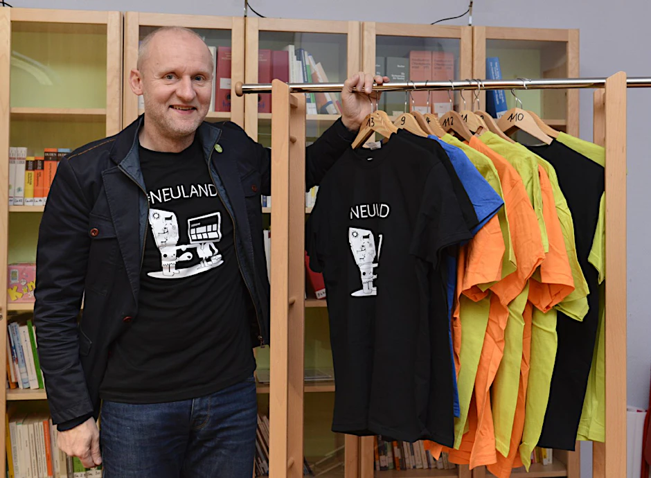 Im Internet verkaufte ein Betrüger T-Shirts – im Namen von Thomas Schmidt.