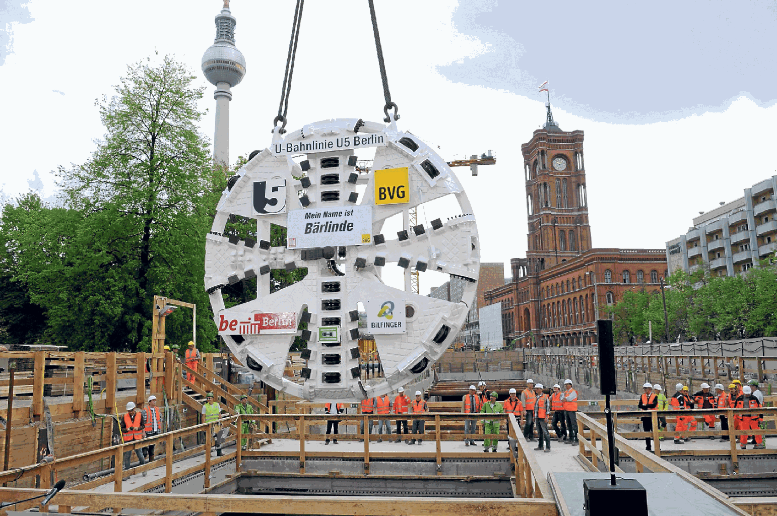 2013 startete mit einer großen Feier Tunnelbohrer „Bärlinde“ an der U5-Baustelle am Roten Rathaus.