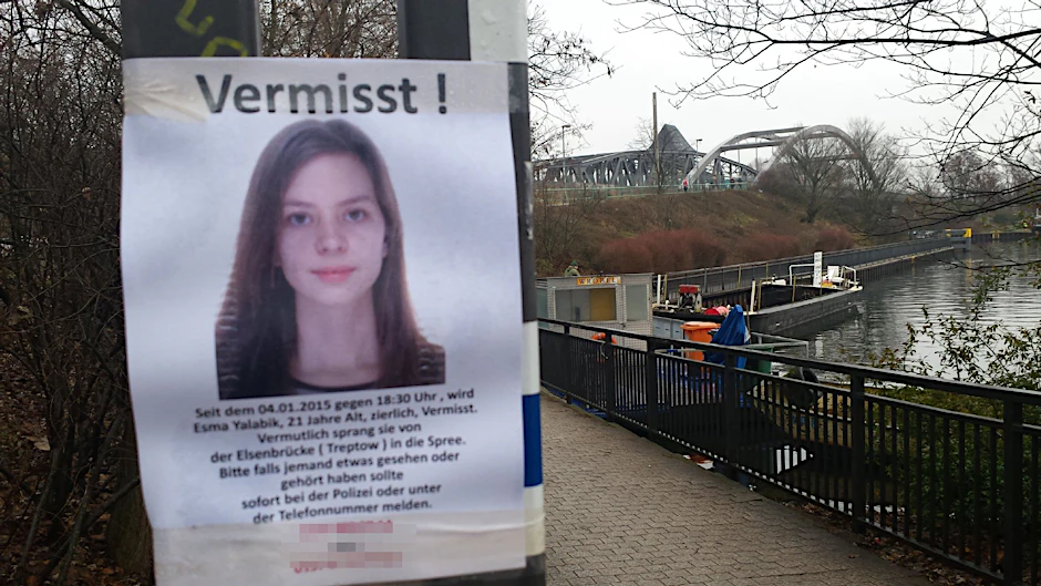 Esma Y. (21) sprang letzten Sonntag in die Spree. Nun wird mit Vermisstenanzeigen nach ihr gesucht.