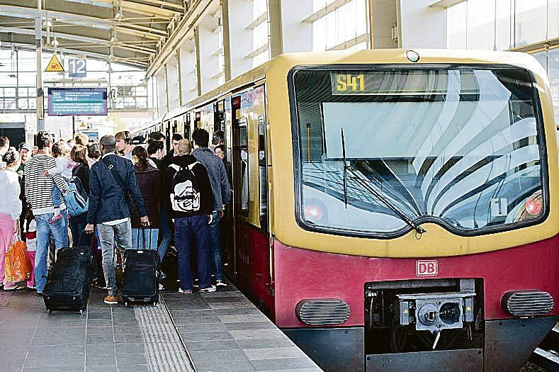 S45, 46 Und 47 Sind Betroffen: A100-Bau Legt Eine Woche Lang Die S-Bahn ...