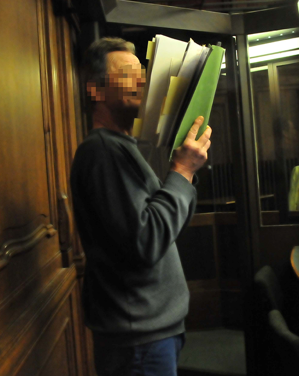 Image - Ehedrama vor Gericht: Mein Mann rammte  mir ein Messer  in den Kopf