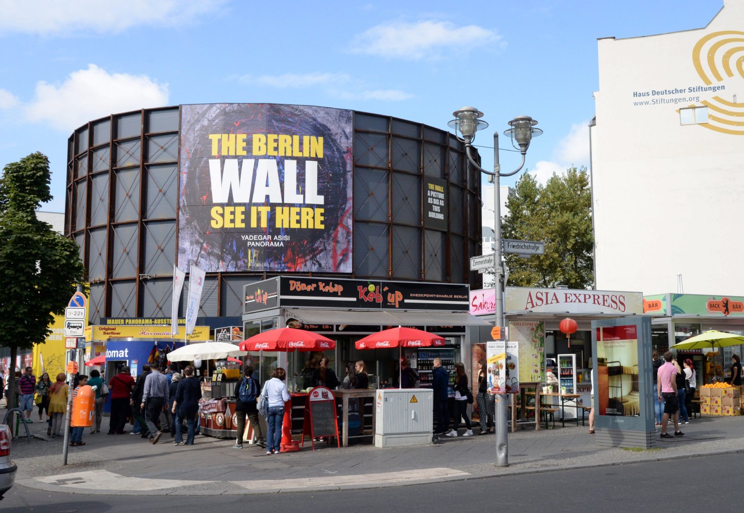 Image - Checkpoint Charlie: Verscherbelt! Der Charlie-Deal