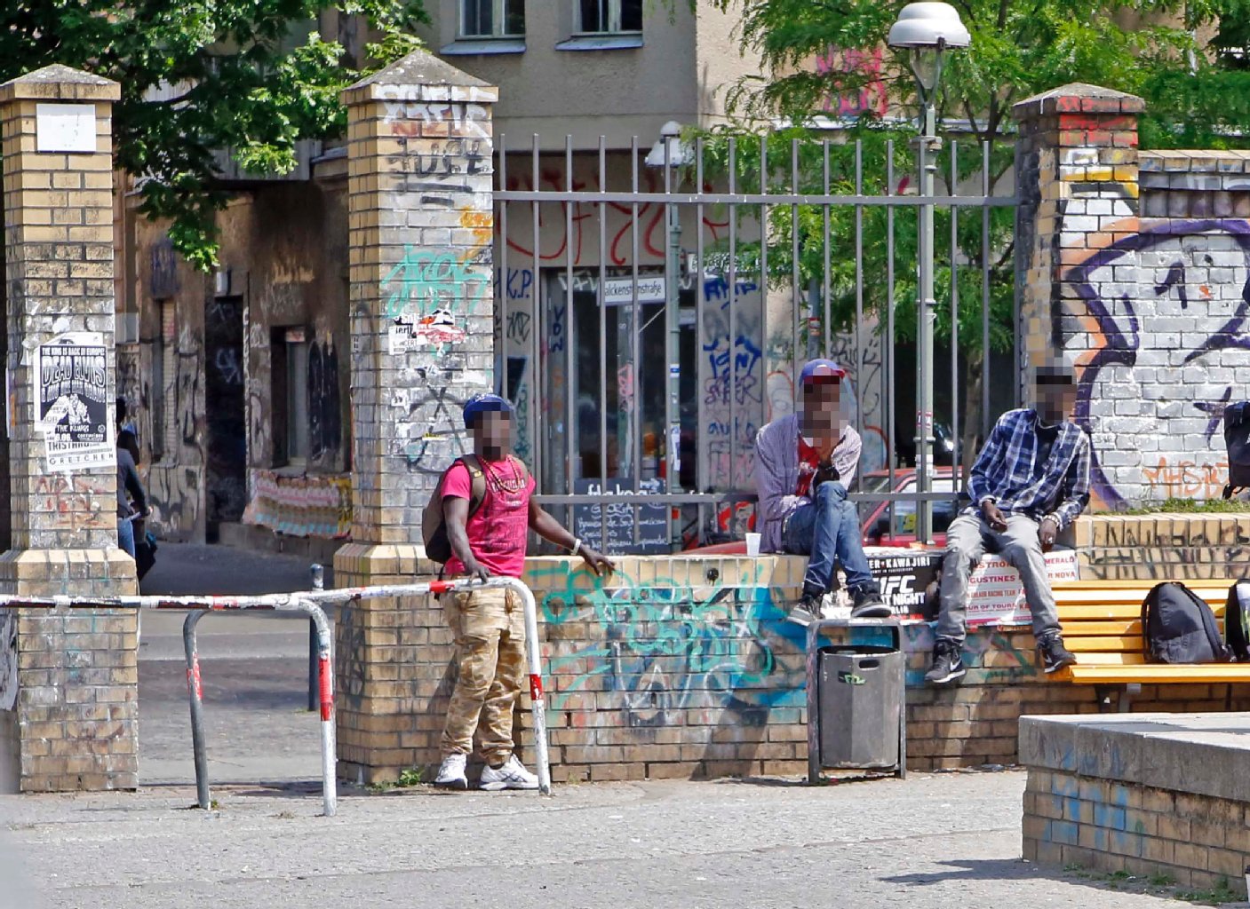 Dealer sollen künftig durch Parkwächter abgeschreckt werden.