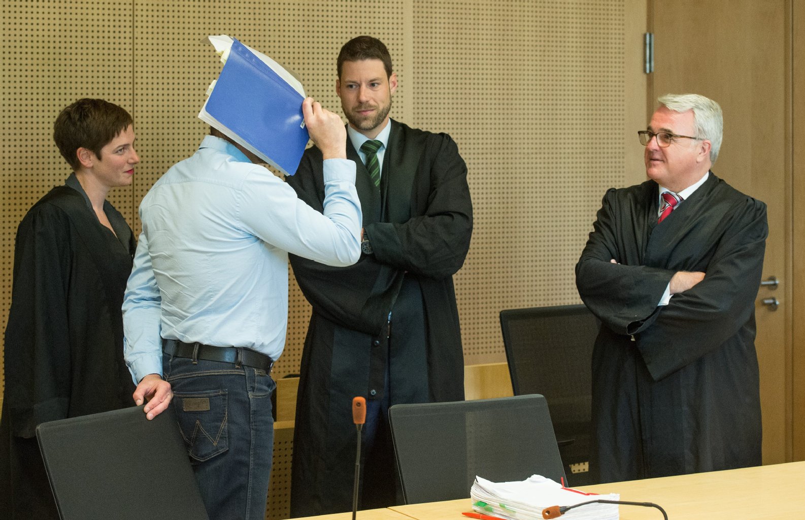 Image - 53 Indizien ...: ... bringen den Maskenmann lebenslang hinter Gitter