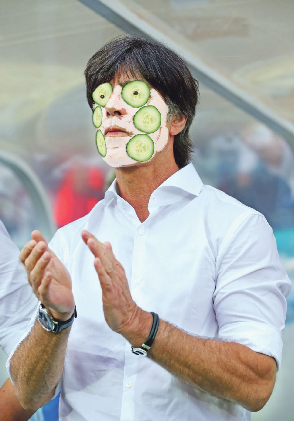 Gurkenmaske am 11. Oktober gegen Georgien