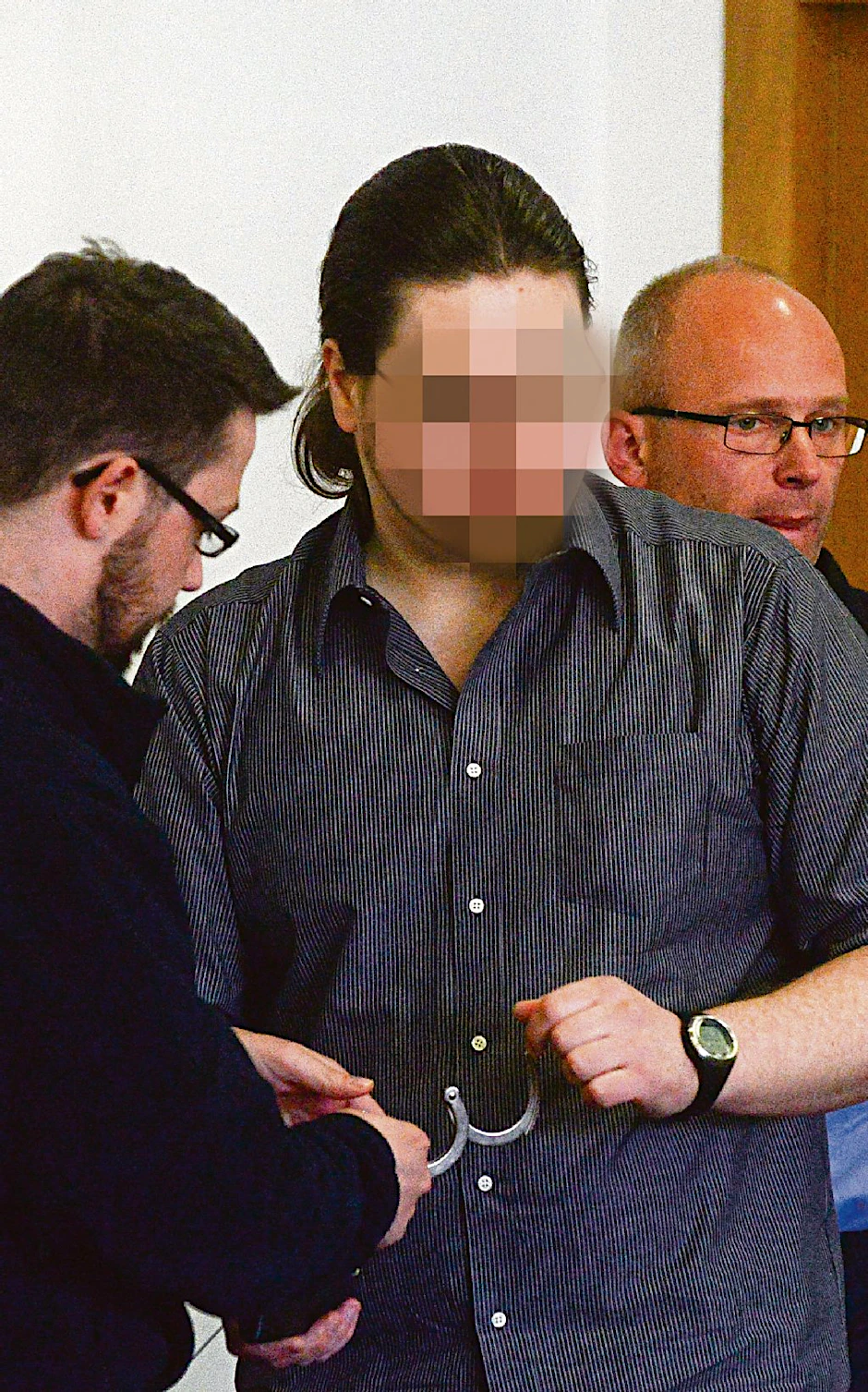 David S. entführte einen Intercity-Express. Angeblich um auf die Lage Israels im kriegerischen Konflikt mit der Hamas aufmerksam zu machen.