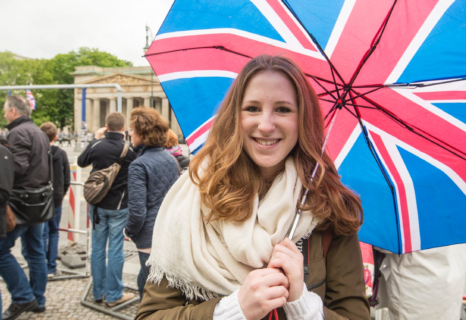 Studentin Xenia Reich (19) aus dem Prenzlauer Berg ist Royals-Fan.