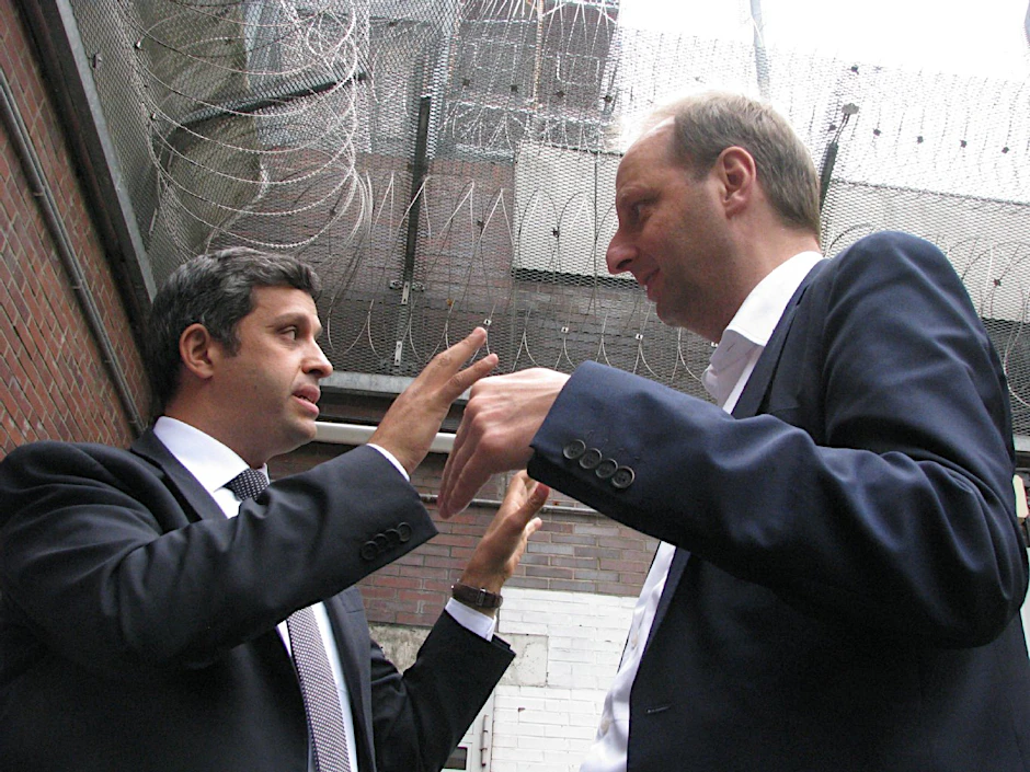 Raed Saleh und Thomas Heilmann diskutieren die Sicherheitslage.