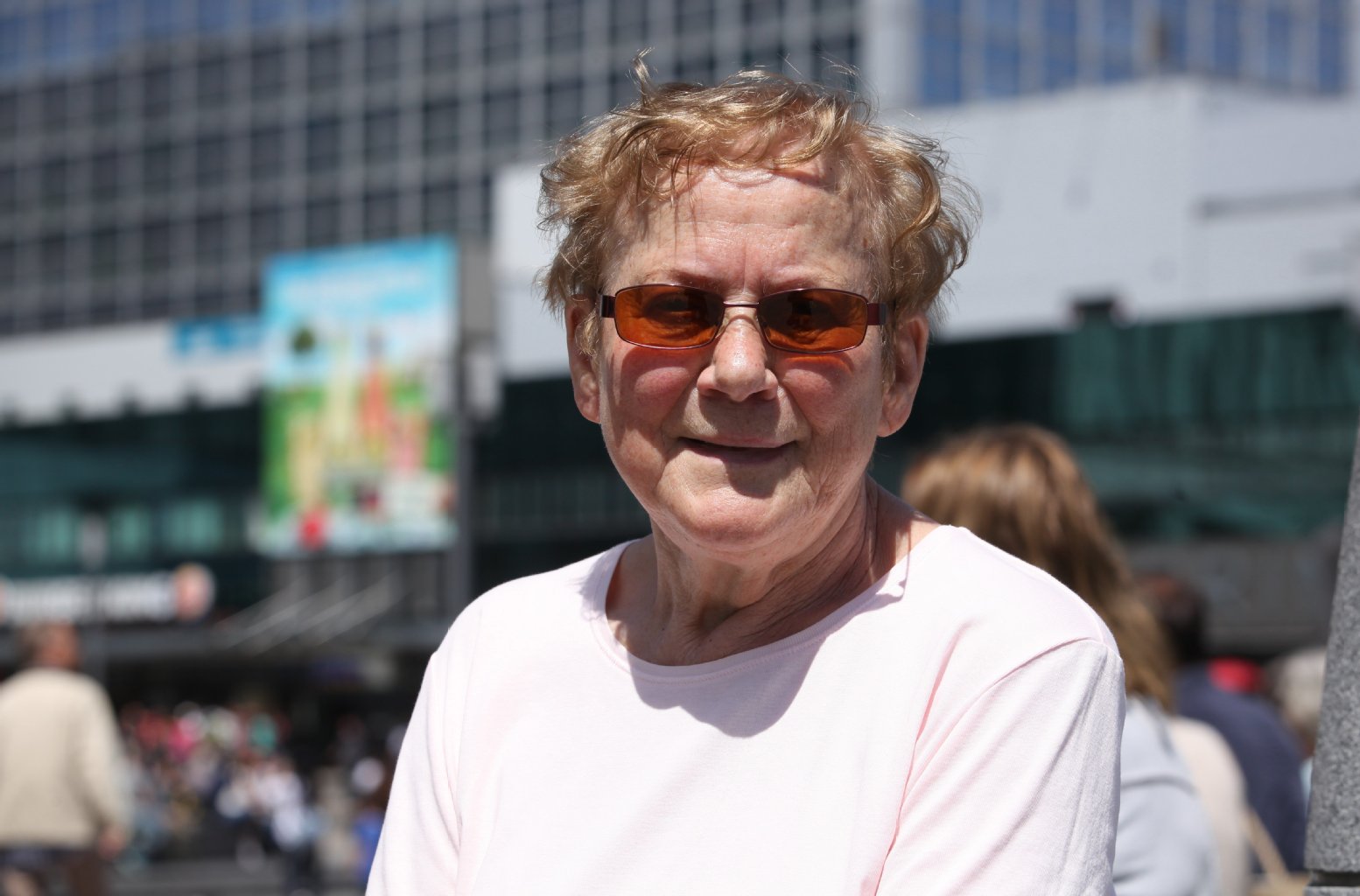 Der Staat als Drogen-Verkäufer? Das lehnt Irmgard Dreske (76) ab. Die Rentnerin aus Treptow: „Es ist richtig, dass Drogenkonsum bestraft wird.“ Ausnahme: Cannabis als Medikament.
