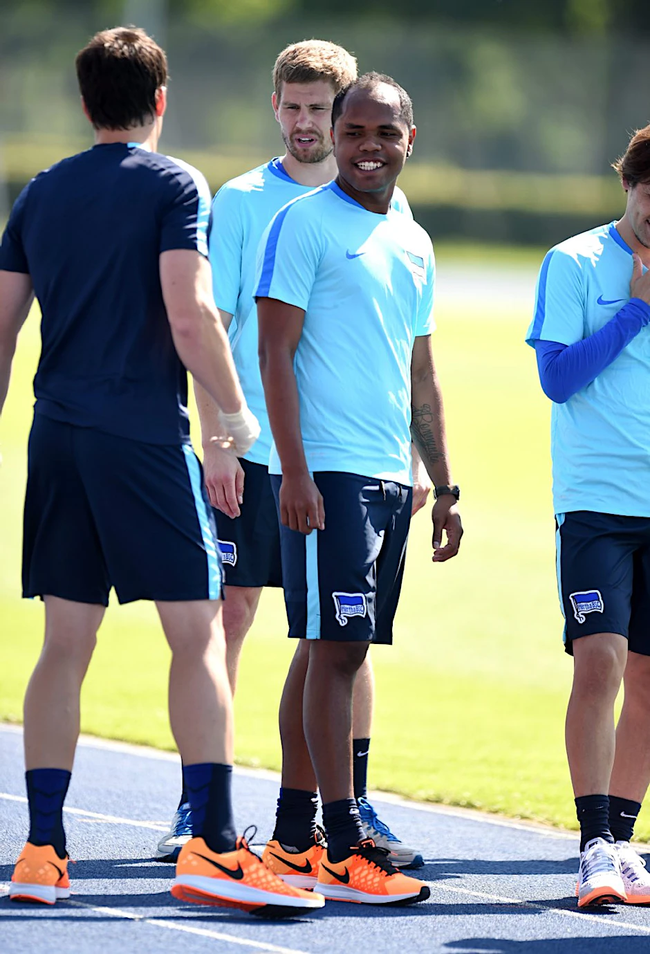 Ronny ist gut drauf. Seit dem Trainingsauftakt zeigt er sich körperlich in Topform. Er hat deutlich Kilos abgenommen.