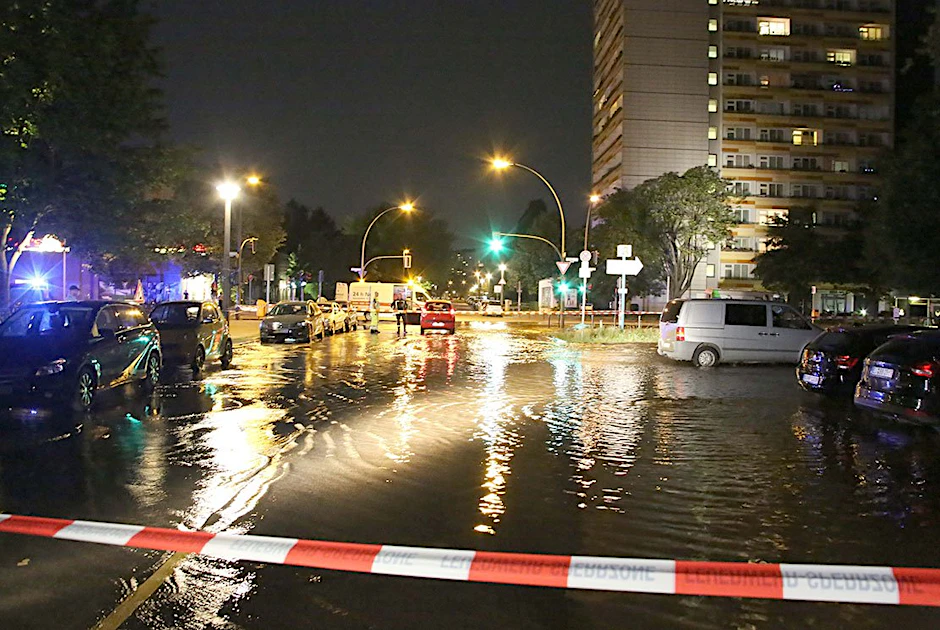 "Wasserspiele" an der Kreuzung Singerstrasse Ecke Andreasstrasse