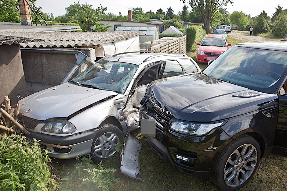 Das schöne Auto! Der brandneue Range-Rover muss erstmal in die Werkstatt.