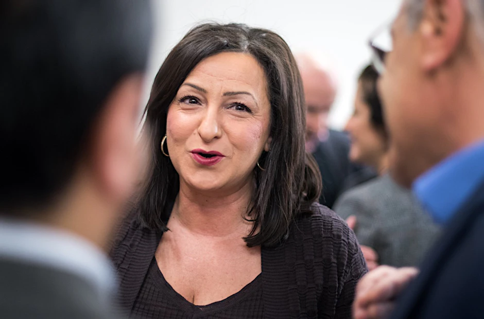 Arbeitssenatorin Dilek Kolat freut sich über die guten Zahlen.