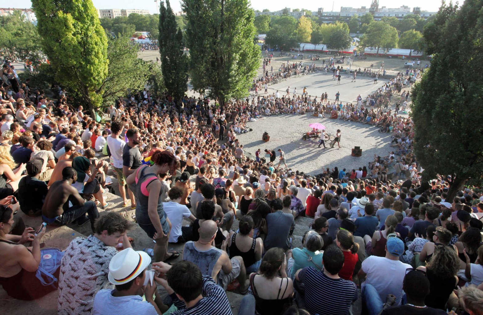 Auch beim Karaoke im Mauerpark fällt viel Müll an.