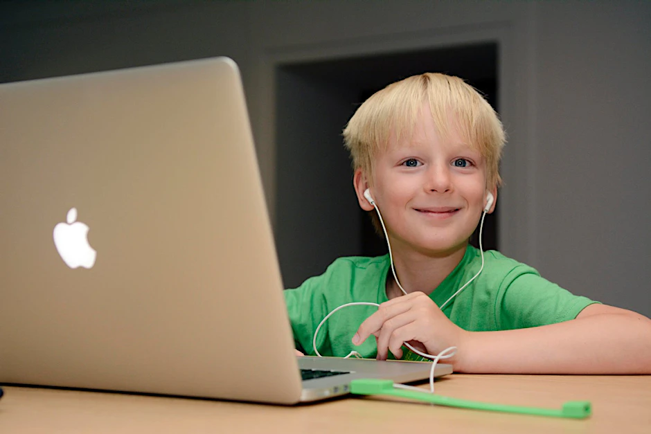“Die Musik zu seinem ersten Film „SummerSkate“ hat Henrich (8) selbst mit einem Computerprogramm komponiert.