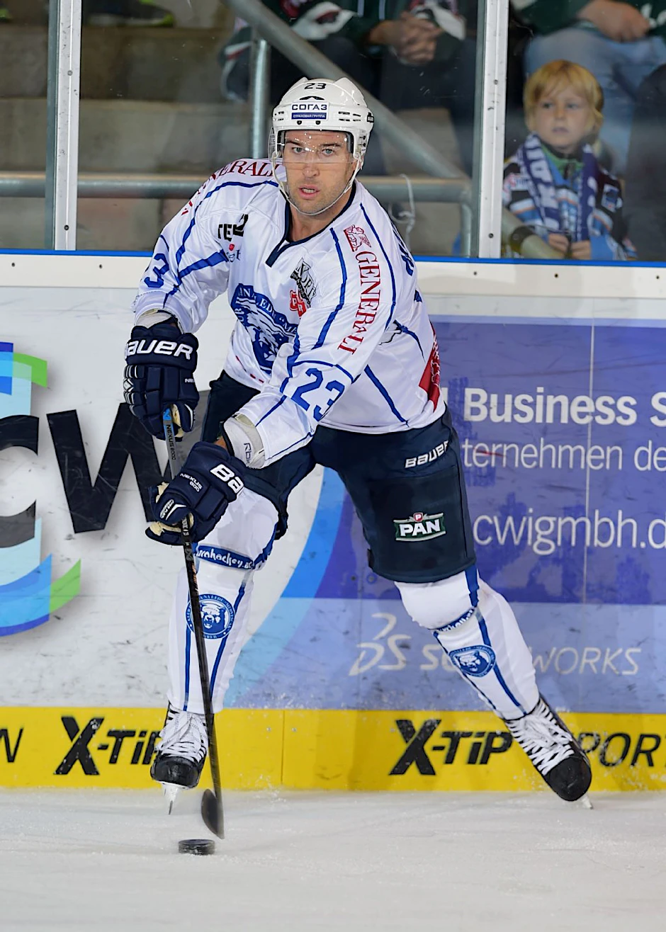 Sasa Martinovic trainiert beim EHC.