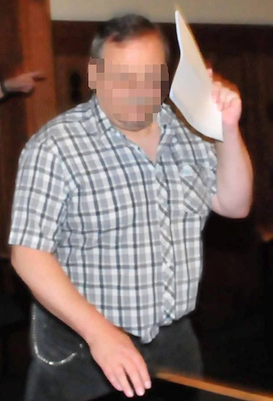 Patenonkel Roland M. (57) soll sich an zwei Mädchen vergriffen haben.