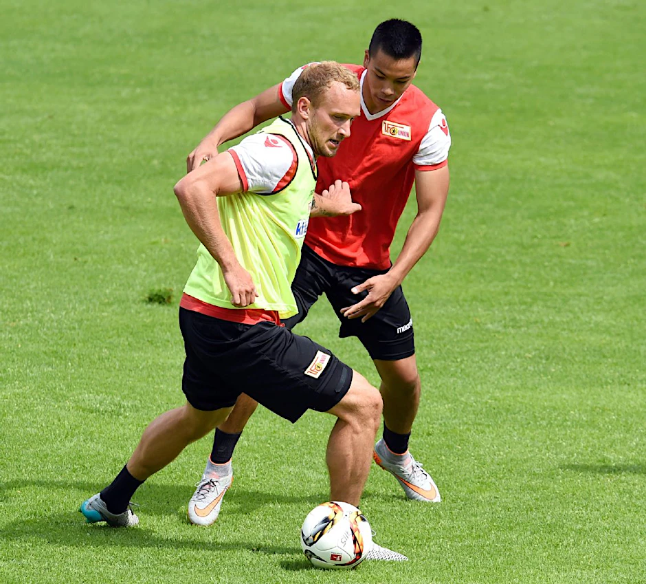 Toni Leistner (l.) - hier mit Bobby Wood – muss gegen Kaiserslautern zuschauen.