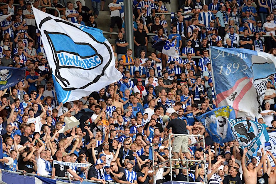Die Fans sollen am Freitagabend im Olympiastadion jubeln dürfen.