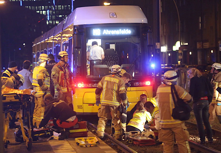 Im Oktober 2014 starb ein Mann auf den Gleisen auf der Torstraße. nachdem er angefahren worden war.