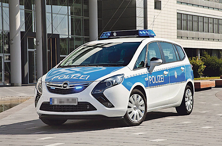 Die neue Software in den 98 Opel-Modellen der Berliner Polizei (Baujahr 2014) legte reihenweise die Martinshörner und Funkgeräte lahm.