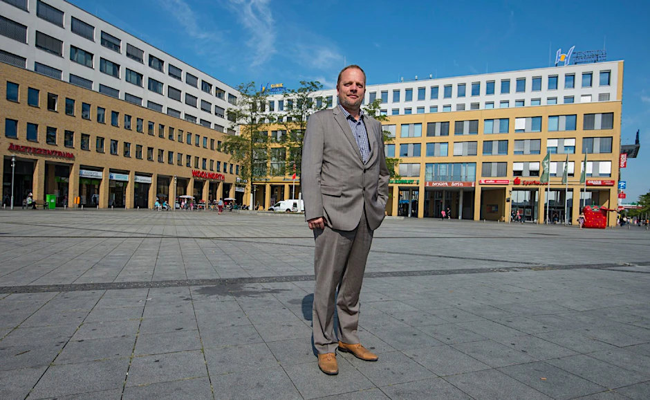 Bürgermeister Stefan Komoß verhandelte hart. Das Rathaus spart nun jede Menge Miete.