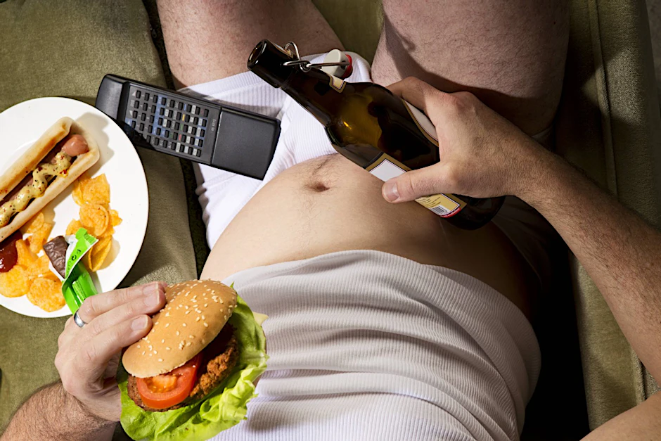 Das Essverhalten macht den Bierbauch, denn Bier regt den Appetit an.