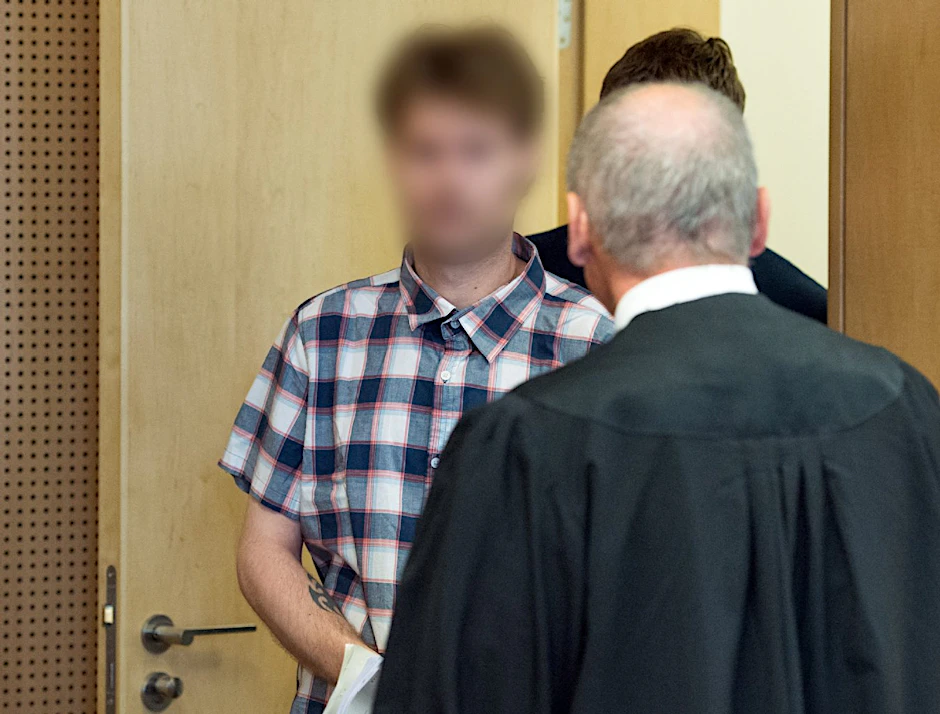 Der Angeklagte Daniel L. schwieg am ersten Prozesstag vor Gericht.