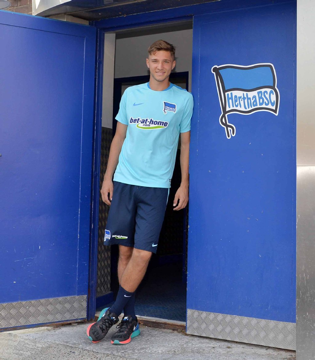 Trainer Pal Dardai hat die Qual der Wahl. Stellt er Neuzugang Niklas Stark auf ...