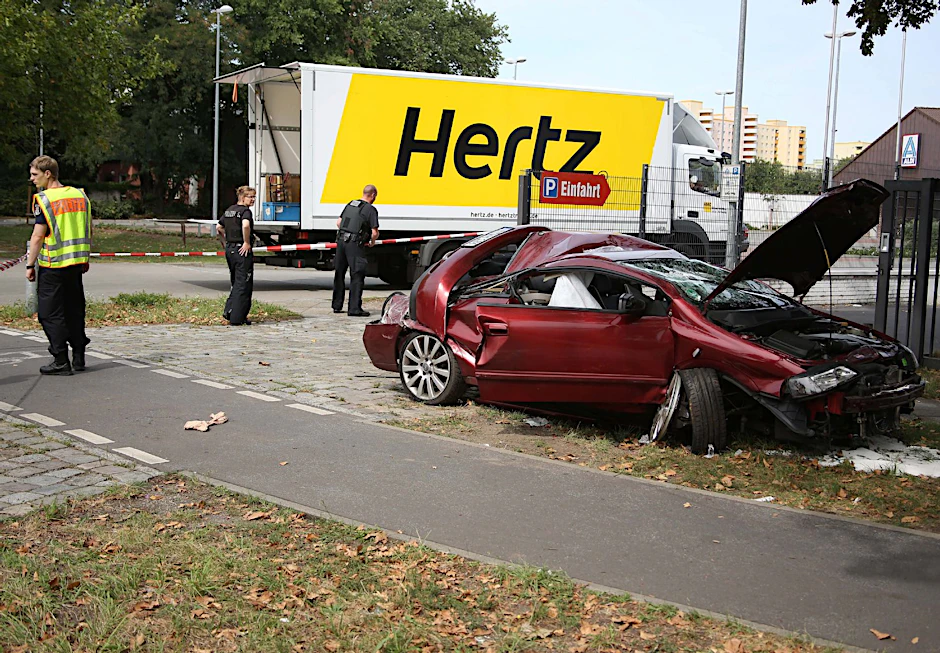 Der Calibra war mit deutlich zu hoher Geschwindigkeit auf der Herrstraße unterwegs.