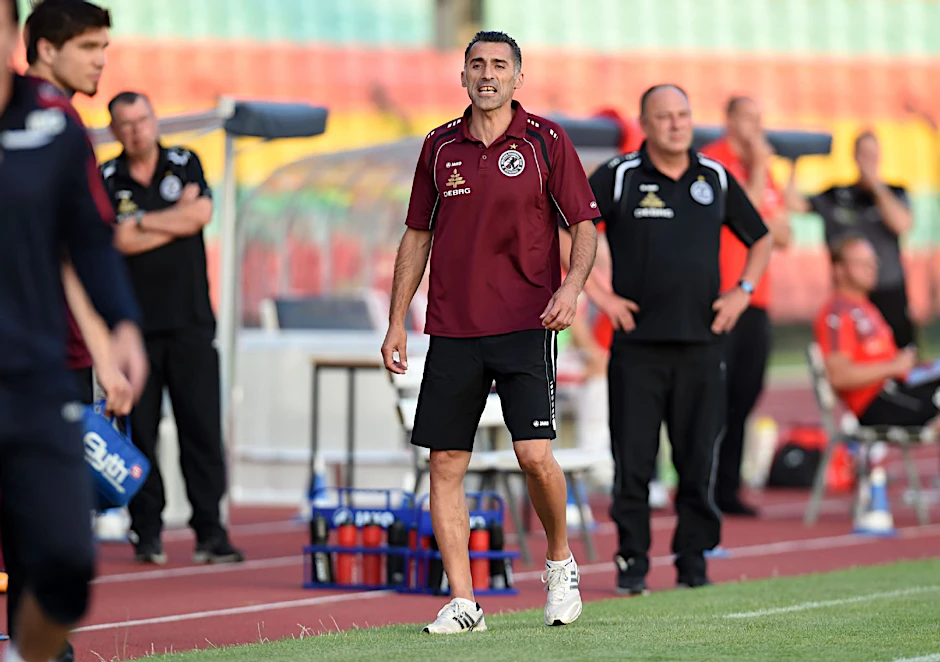 BFC-Coach Thomas Stratos redet Klartext.