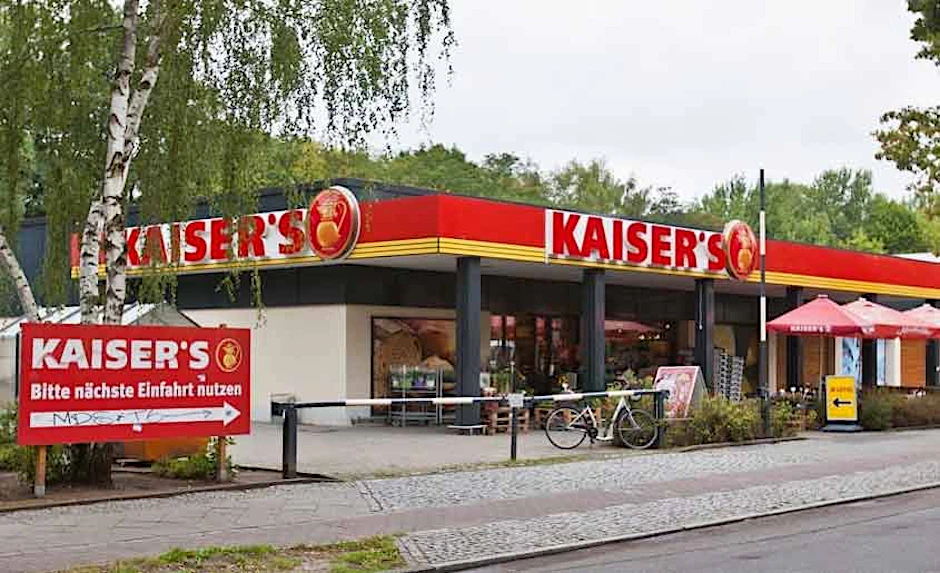 Auf diesem Supermarkt-Parkplatz passierte der Raub.